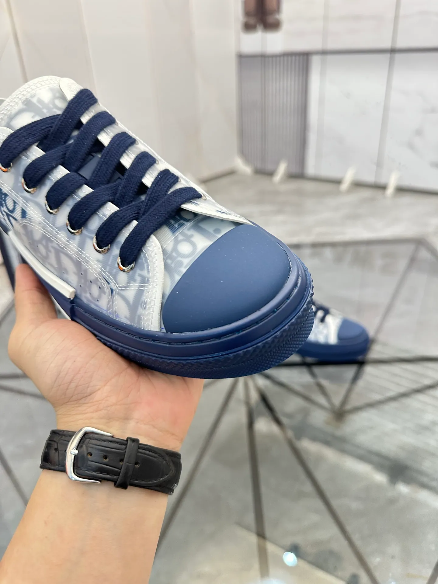 Selling men's shoes 💰: 💰P400¥ Product trademark: Dio* "Dior*" low-top casual shoes Regular size: 36-45 (can be customized to 46) Couple style B23 Product materials: Upper imported original fabric, breathable lining, original outsole. No.: 007